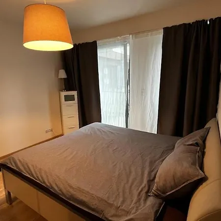 Apartament Garden Tower - 8 Min Do Centra, Garaz