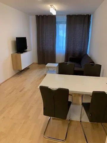 Apartman Garden Tower - 8 Min Do Centra, Garaz Prága