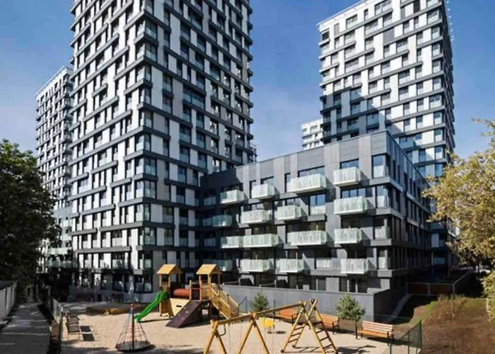 Apartman Garden Tower - 8 Min Do Centra, Garaz