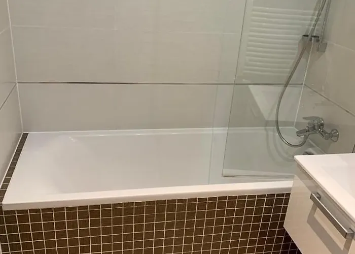 Garden Tower - 8 Min Do Centra, Garaz Apartman Prága