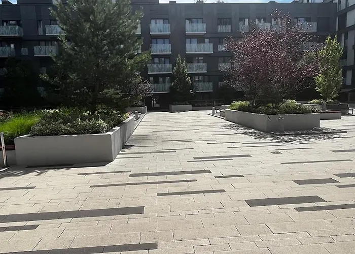 Apartman Garden Tower - 8 Min Do Centra, Garaz Prága