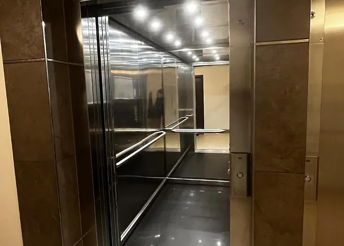 Garden Tower - 8 Min Do Centra, Garaz *