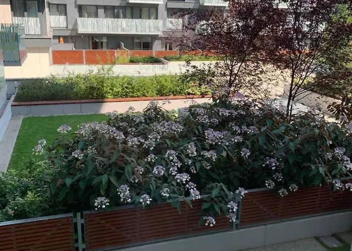 Apartman Garden Tower - 8 Min Do Centra, Garaz Prága