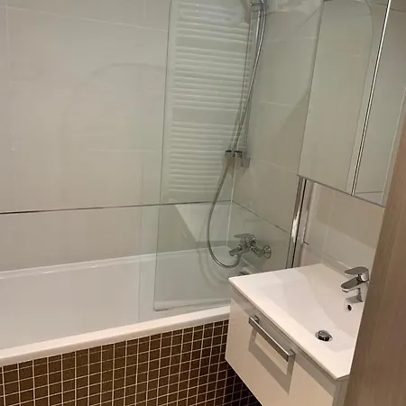 Garden Tower - 8 Min Do Centra, Garaz * Prague