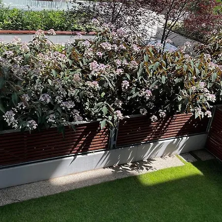 Apartment Garden Tower - 8 Min Do Centra, Garaz *