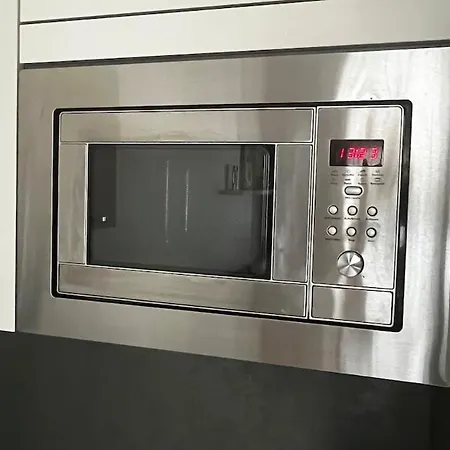 Apartment Garden Tower - 8 Min Do Centra, Garaz *