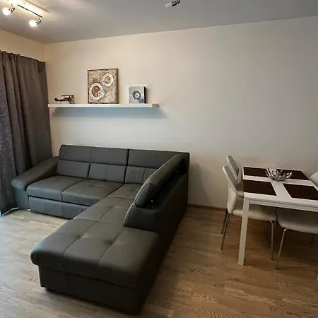 Garden Tower - 8 Min Do Centra, Garaz *