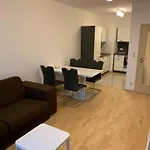 Apartment Garden Tower - 8 Min Do Centra, Garaz *