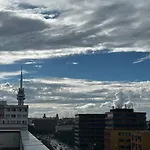 Garden Tower - 8 Min Do Centra, Garaz Apartment Prague