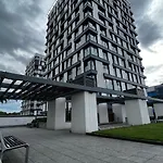 Garden Tower - 8 Min Do Centra, Garaz