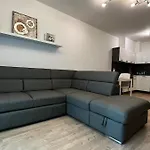 Garden Tower - 8 Min Do Centra, Garaz Apartment Prague