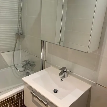 Garden Tower - 8 Min Do Centra, Garaz *